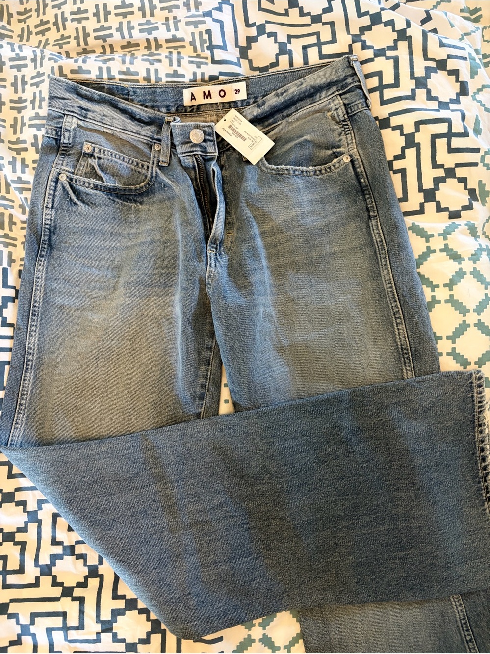 AMO Marcenia Washed Light Blue Straight Bootcut Jean in Bewitched. Size 29 NWT.